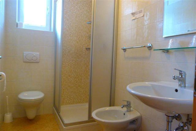 Bed and Breakfast Garni Cremona Брессаноне Номер фото